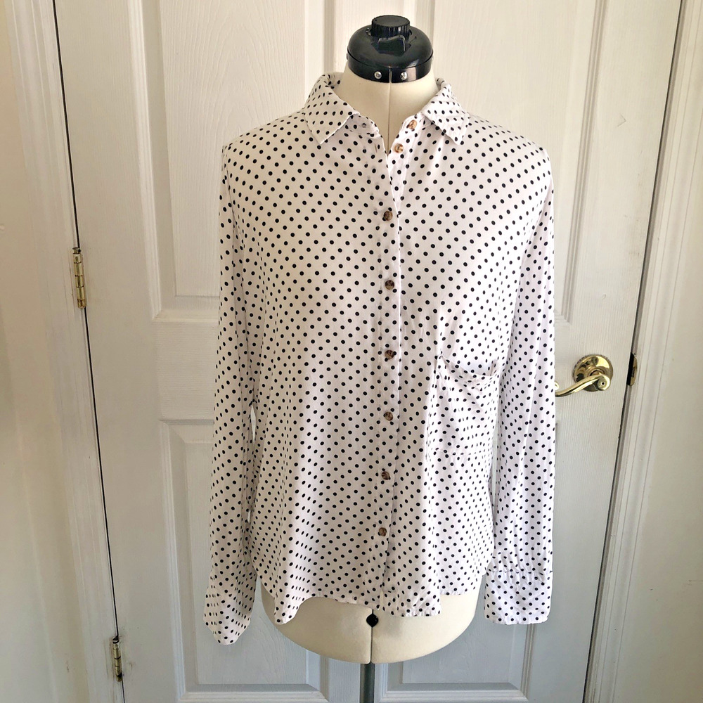 womens sz Med button up Polka dot long sleeve shirt French girl corporate casual